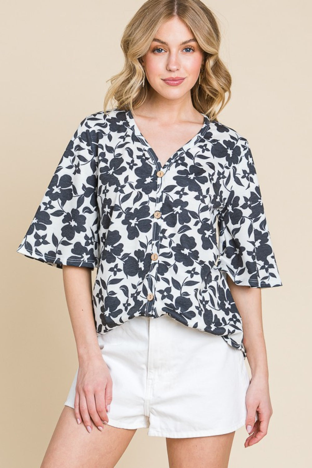 BOMBOM Floral Decorative Button V-Neck Top *ONLINE EXCLUSIVE*