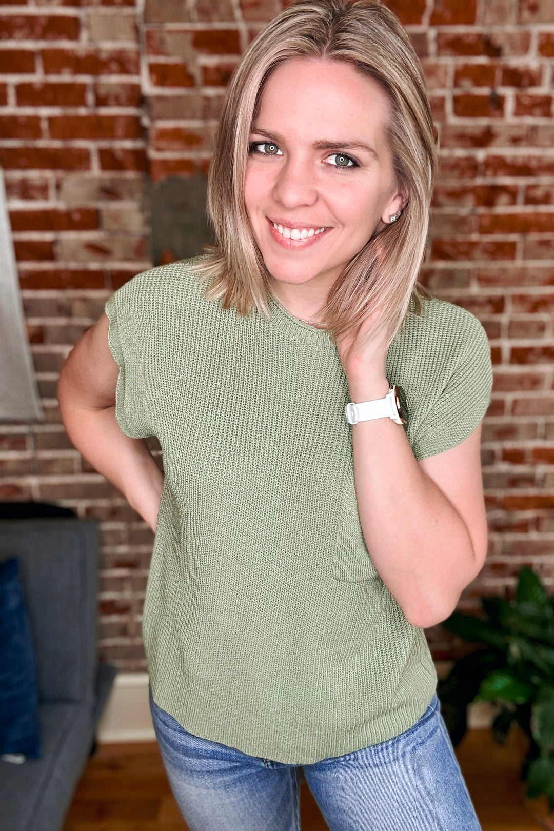Short Sleeve Round Neck Sweater Top